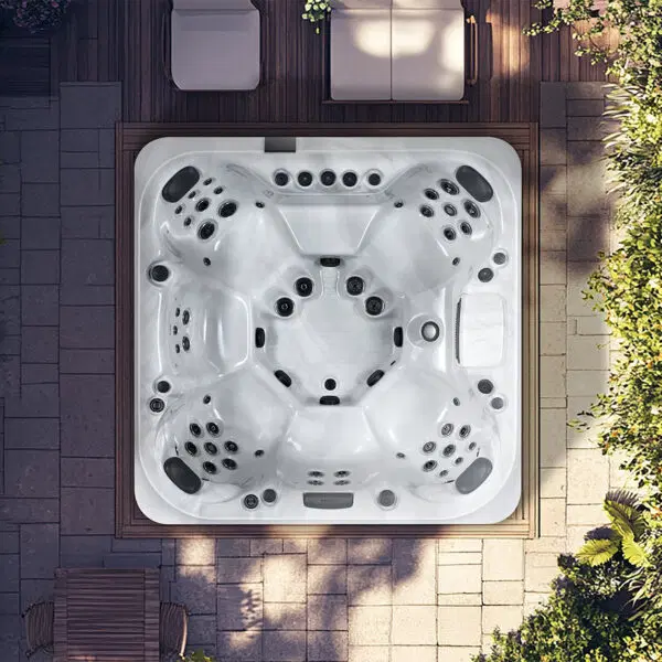 Magnifique spa haut de gamme en situation d'installation